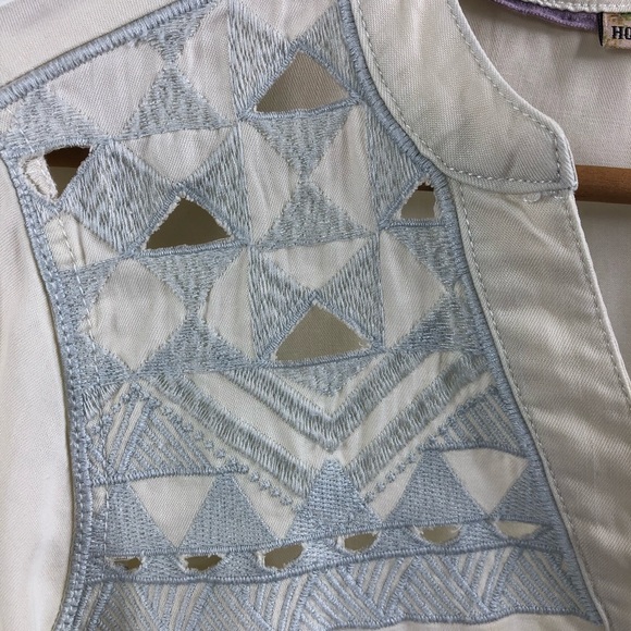 Anthro Tyla Holding Horses Chambray Cut Out Button - Picture 12 of 12